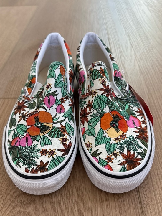 Vans Shoes - Vans Women Sneakers size 7 New without box